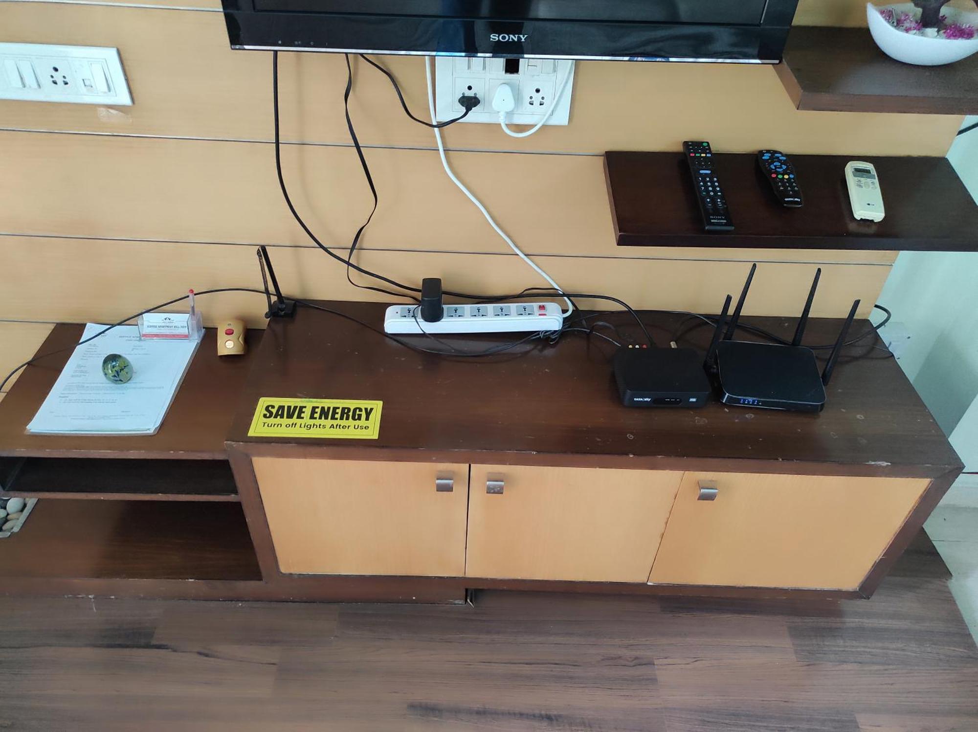 Apartment 1bhk Ac Service 110 *