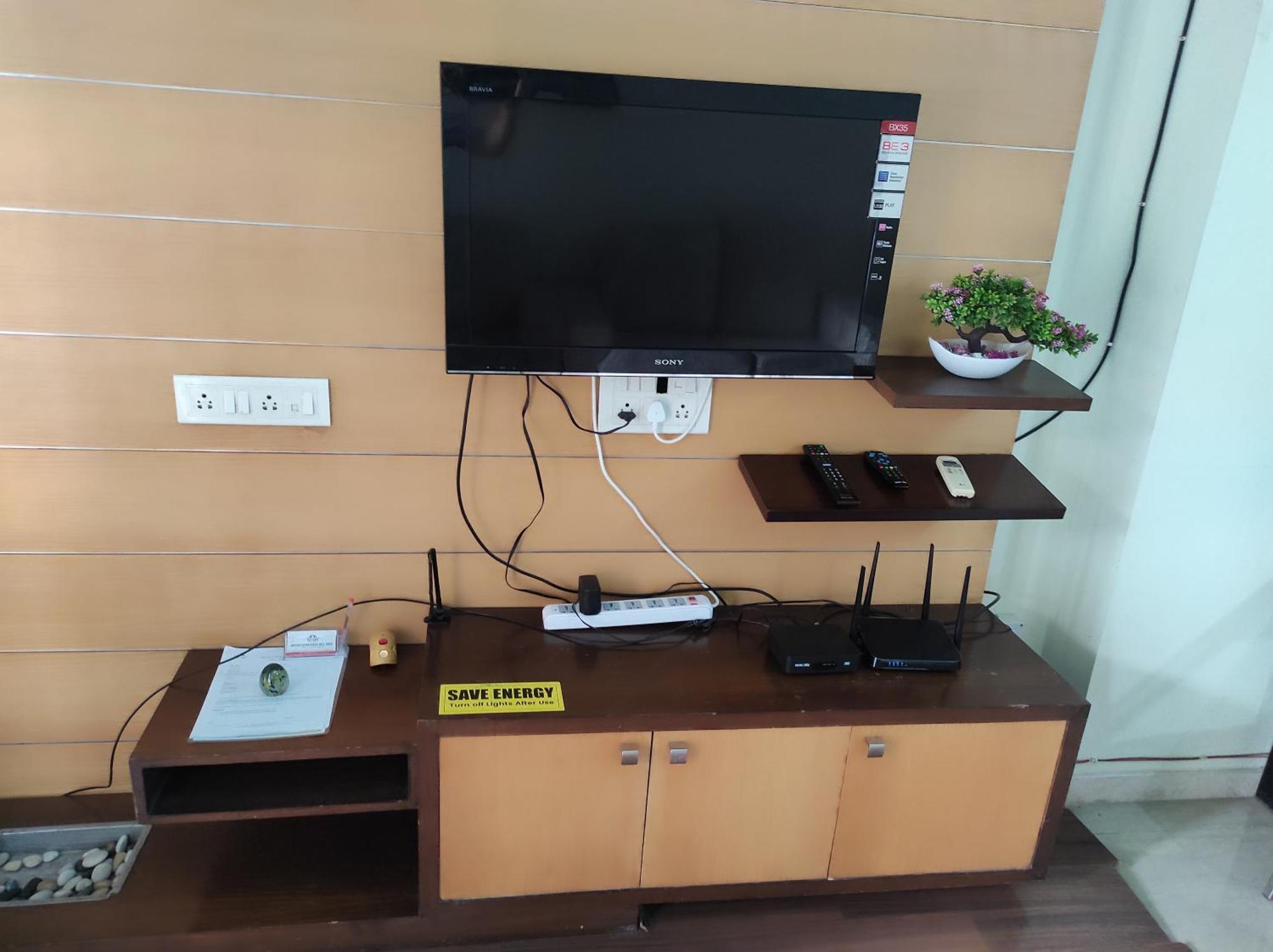 1bhk Ac Service 110 Apartment